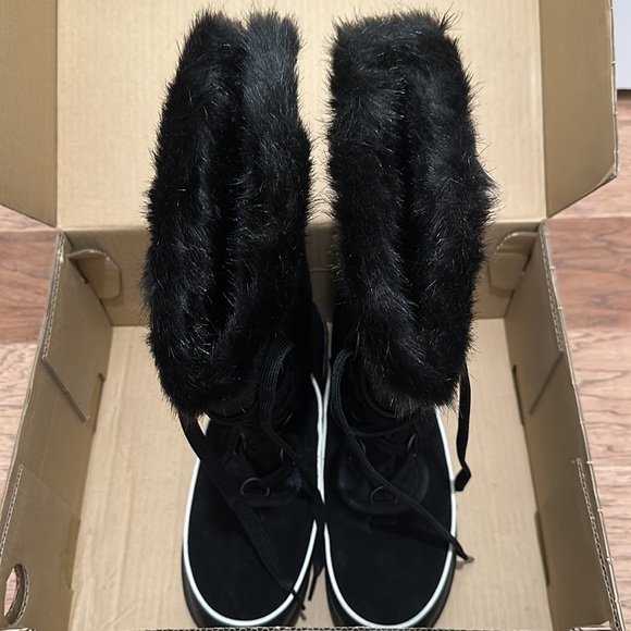 ⭐️Lightly Worn Once: Black Sorel Tivoli III High in size 8.5⭐️ - Picture 5 of 8